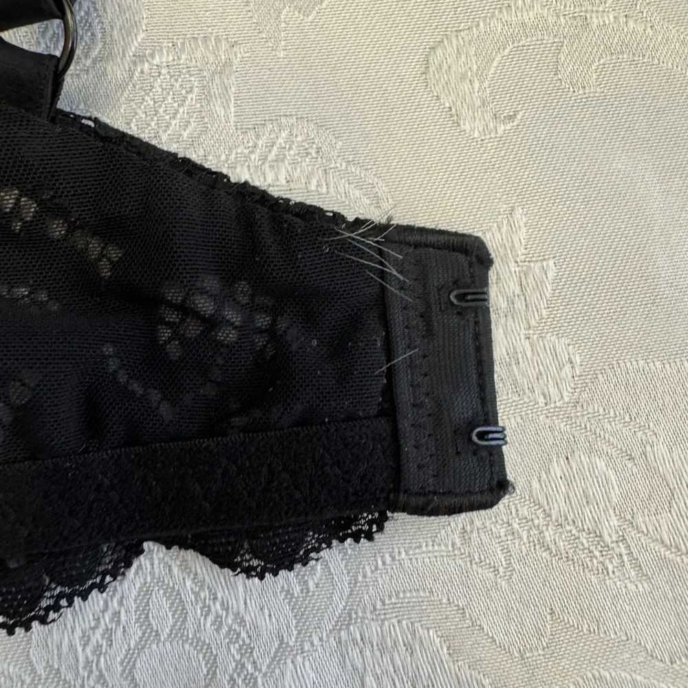 Victoria’s Secret Bra Size 32DDD Body By Victoria Unlined Demi Black Lace Bow‎